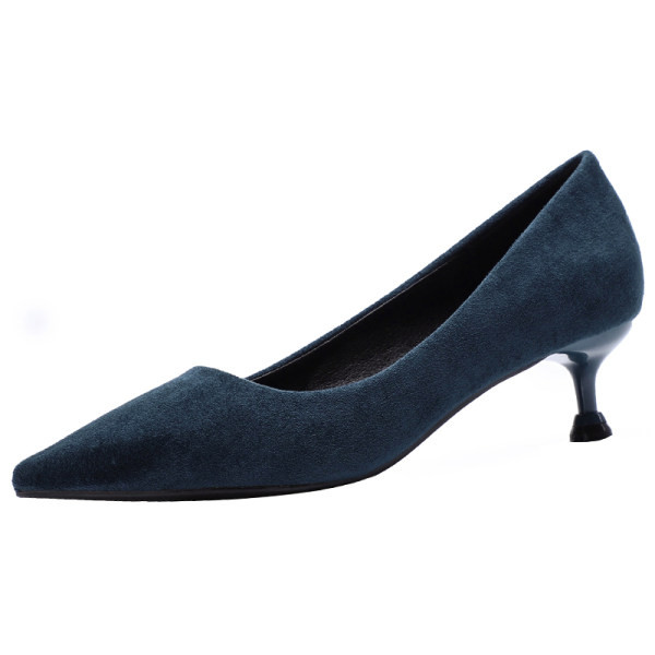 Divatos hegyes női cipő fekete és kék színben