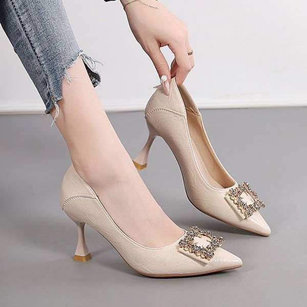 Moderne ženske cipele na petu 5cm i ukrasnim kamenčićima