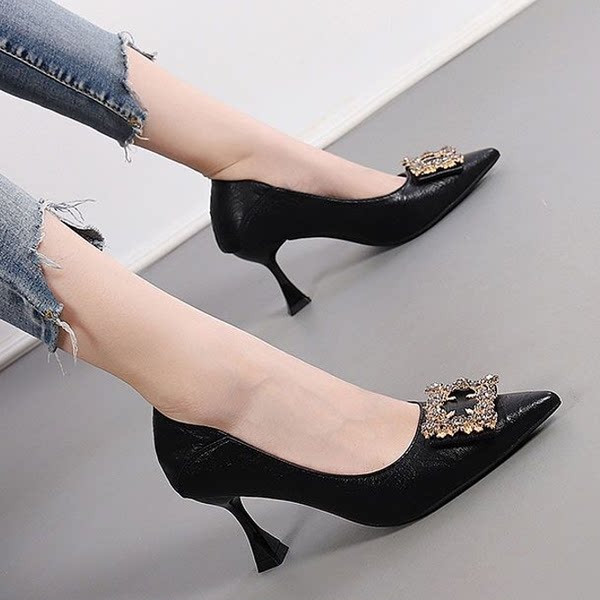 Moderne ženske cipele na petu 5cm i ukrasnim kamenčićima