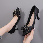 Sieviešu formālie apavi no eko ādas ar lentīti un papēdi