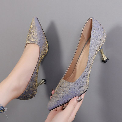 Elegantiški moteriški batai su smailia sagtimi