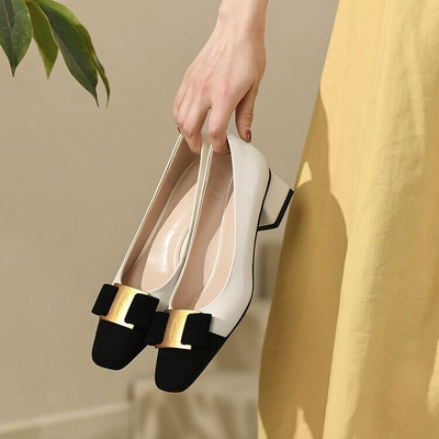 Női alkalmi cipő csattal