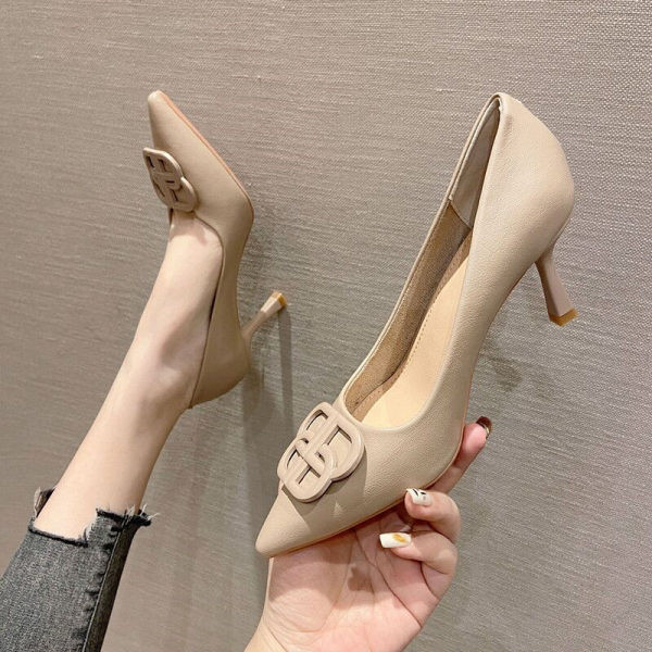 Elegáns női hegyes cipő 6 cm magas sarokkal