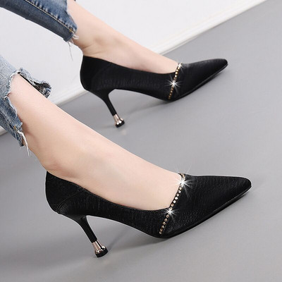 Sieviešu apavi no eko ādas ar plānu papēdi un akmeņiem