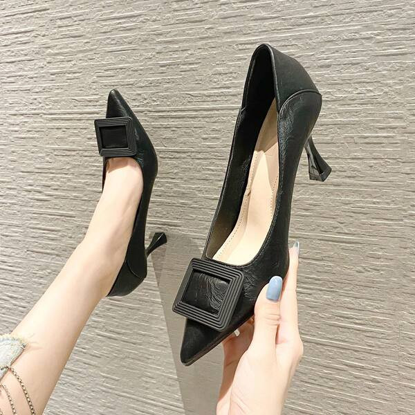 Μυτερά γυναικεία παπούτσια από οικολογικό δέρμα με ψηλό τακούνι 5 cm