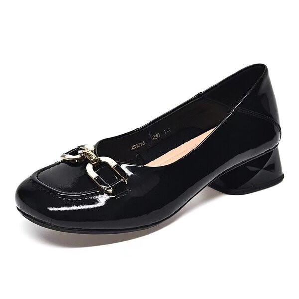 Női alkalmi lakkcipő fém csattal