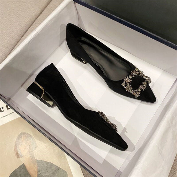 Jauna modeļa sieviešu smailas kurpes ar sprādzi