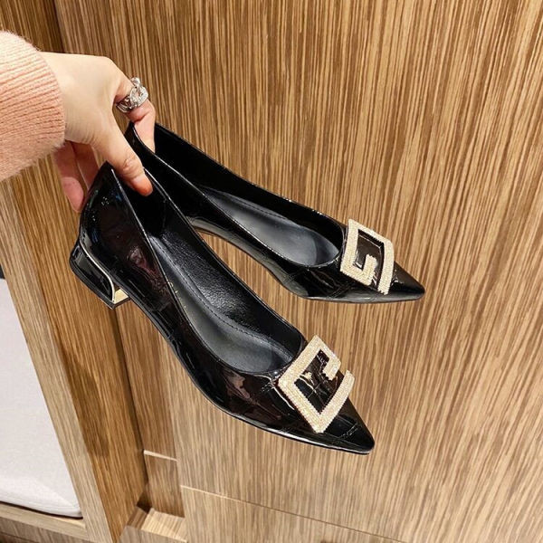 Jauna modeļa sieviešu smailas kurpes ar sprādzi