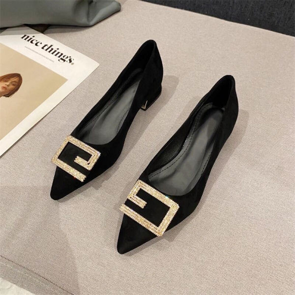 Jauna modeļa sieviešu smailas kurpes ar sprādzi