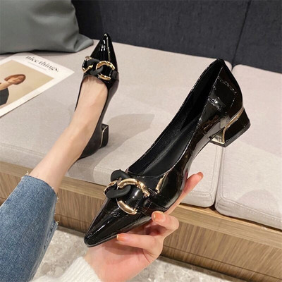 Ikdienas sieviešu apavi no eko zamšādas un eko ādas ar metāla elementiem