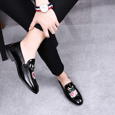 Elegantne muške cipele sa metalnim elementom