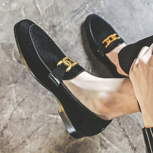 Vīriešu ikdienas apavi ar metāla ķēdīti