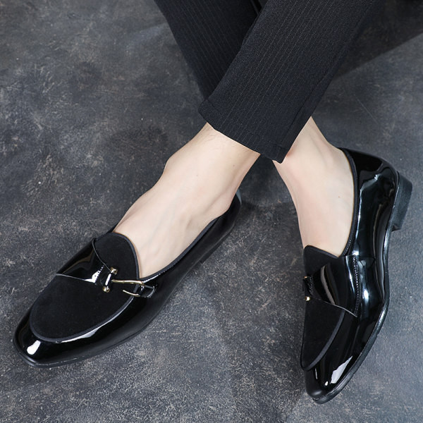 Мъжки официални обувки с метална декорация