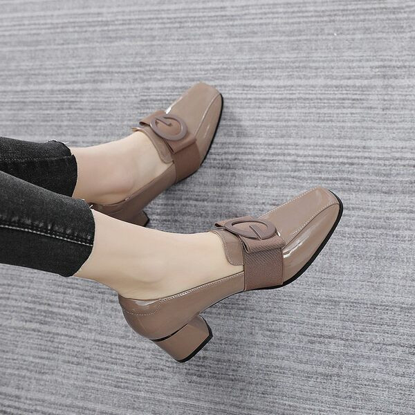 Casual cipele od eko kože sa debelom petom i metalnim elementima