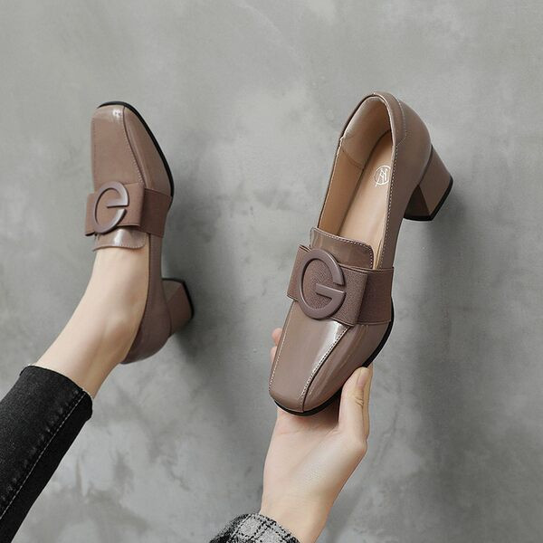 Casual cipele od eko kože sa debelom petom i metalnim elementima