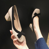 Női alkalmi cipő eko bőrből, vastag sarokkal és szalaggal