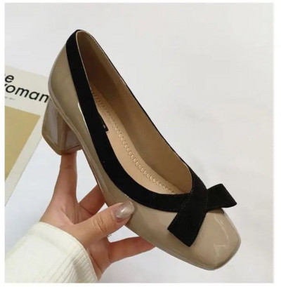 Női alkalmi cipő eko bőrből, vastag sarokkal és szalaggal