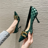 Augsti sieviešu apavi no eko ādas ar apdruku un metāla elementiem