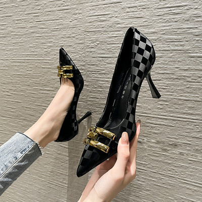 Augsti sieviešu apavi no eko ādas ar apdruku un metāla elementiem