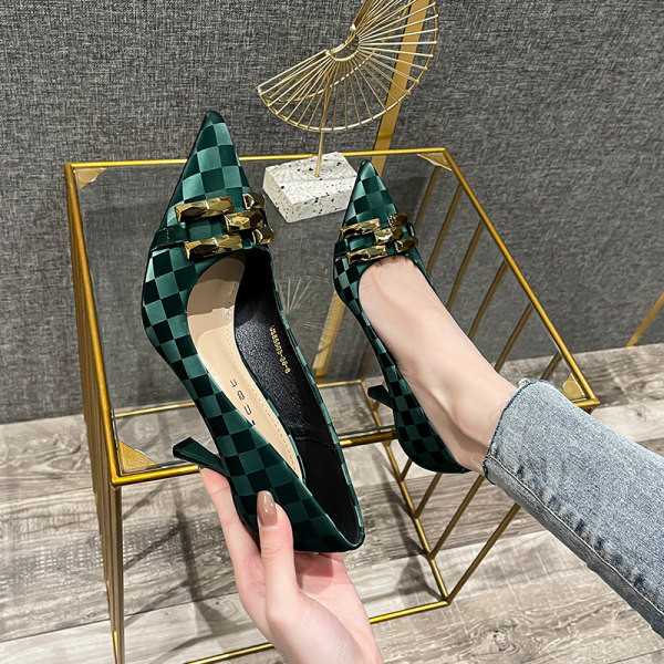 Augsti sieviešu apavi no eko ādas ar apdruku un metāla elementiem