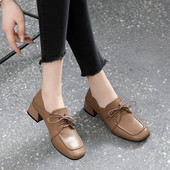 Sieviešu kurpes ar šņorēm un papēžiem