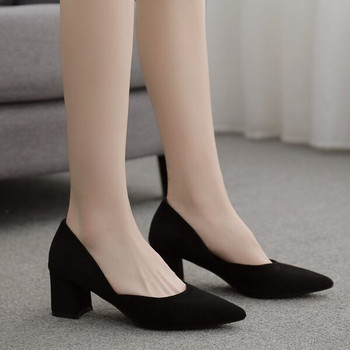 Γυναικεία μυτερά παπούτσια με τετράγωνο τακούνι 5cm