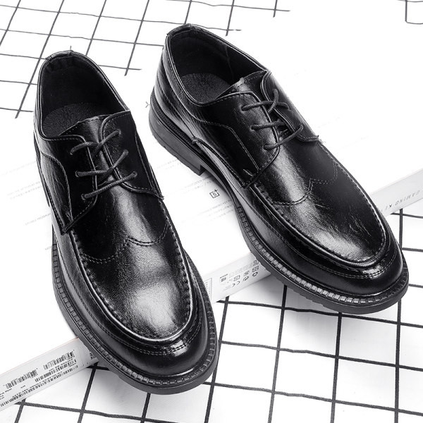 Ikdienas modeļa vīriešu apavi no eko ādas ar šņorēm
