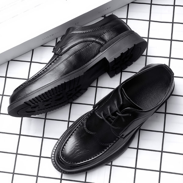 Ikdienas modeļa vīriešu apavi no eko ādas ar šņorēm