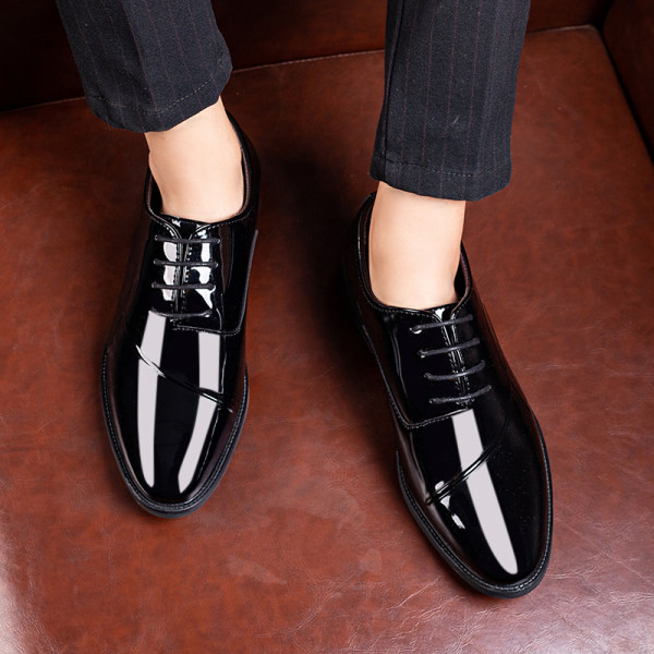 Vīriešu lakādas apavi - ar šņorēm