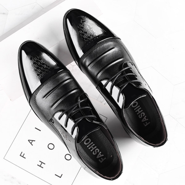 Νέο μοντέλο μυτερά ανδρικά παπούτσια με κορδόνια