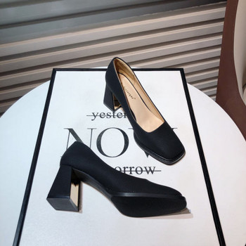 Стилни дамски обувки от еко кожа с дебел квадратен ток 6см 