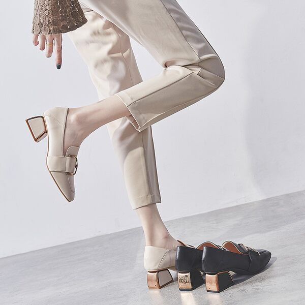 Sieviešu eko ādas apavi ar metāla sprādzi