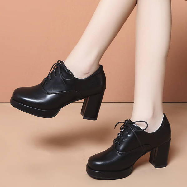 Ženske cipele od eko kože sa debelom petom i vezicama