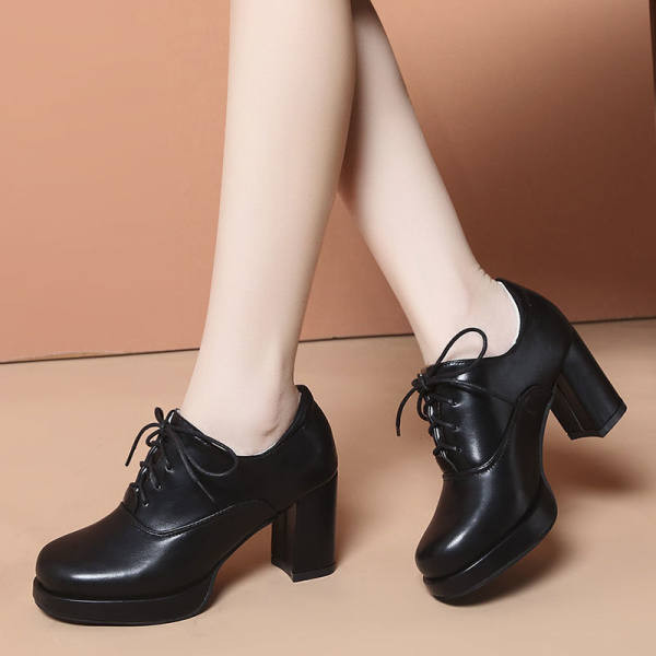 Ženske cipele od eko kože sa debelom petom i vezicama