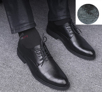 Νέο μοντέλο ανδρικών δερμάτινων παπουτσιών με κορδόνια σε μαύρο χρώμα