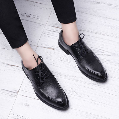 Νέο μοντέλο ανδρικών δερμάτινων παπουτσιών με κορδόνια σε μαύρο χρώμα