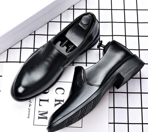 Vīriešu ādas apavi - tīrs modelis
