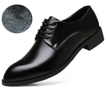 Eleganti vīriešu apavi ar mežģīnēm melnā krāsā