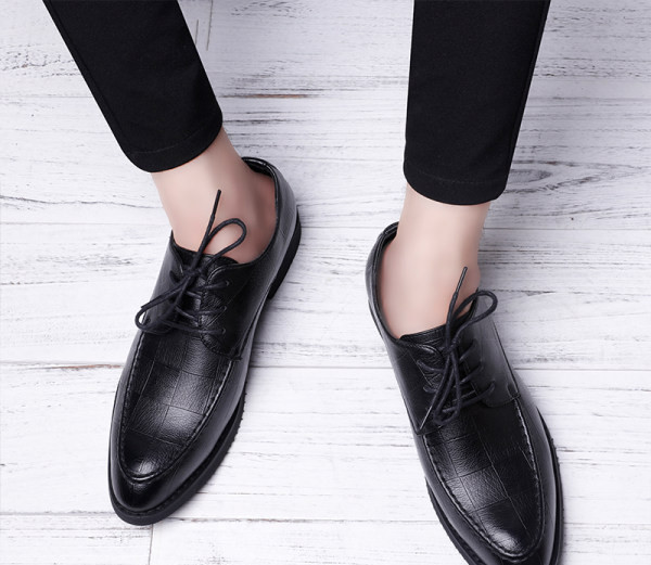 Formāli vīriešu šņorkurpes ar eko ādas apdruku