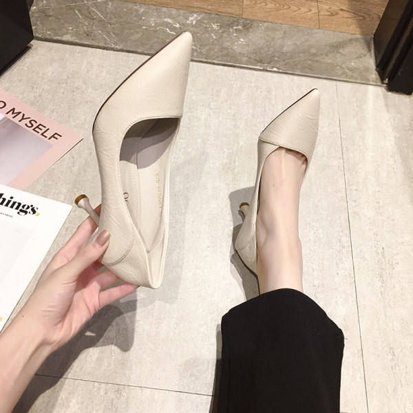 Sieviešu apavi - ar papēdi trīs krāsās