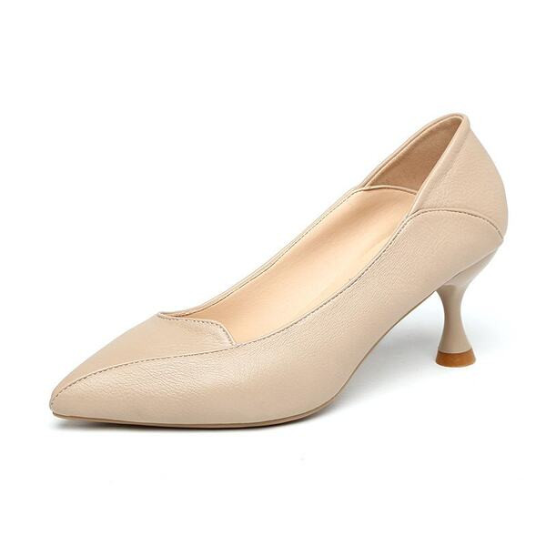 Sieviešu ādas kurpes ar papēžiem