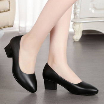 Пролетно-есенни дамски обувки от еко кожа в черен цвят