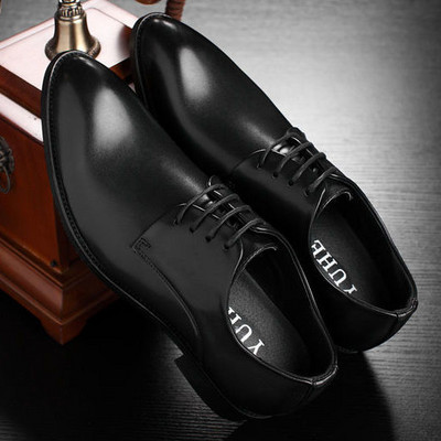 Novi model muških cipela sa pertlama u crnoj boji