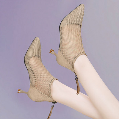 Női légáteresztő sarkú cipő