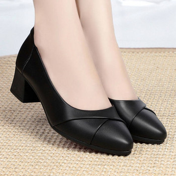Дамски кожени обувки с нисък квадратен ток