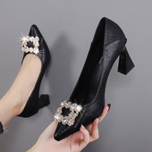 Sieviešu augstie apavi ar biezu papēdi un akmeņiem