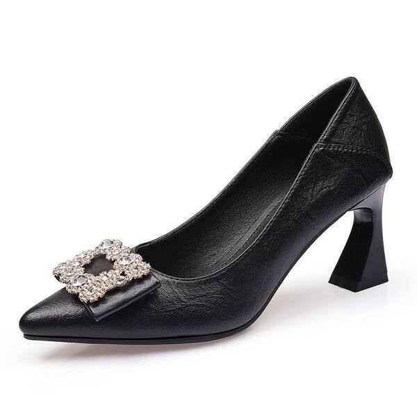 Sieviešu augstie apavi ar biezu papēdi un akmeņiem