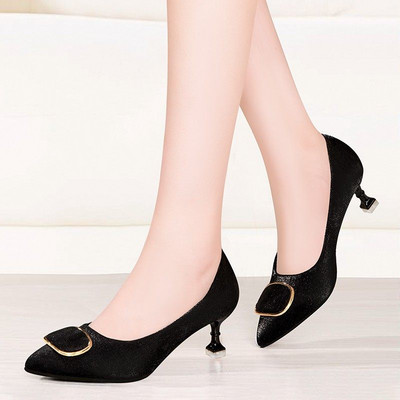 Sieviešu apavi ar sprādzi divās krāsās