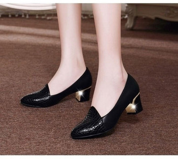 Casual γυναικεία δερμάτινα παπούτσια με τετράγωνο τακούνι 5cm