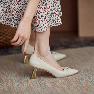 Sieviešu ikdienas smailas kurpes no eko ādas